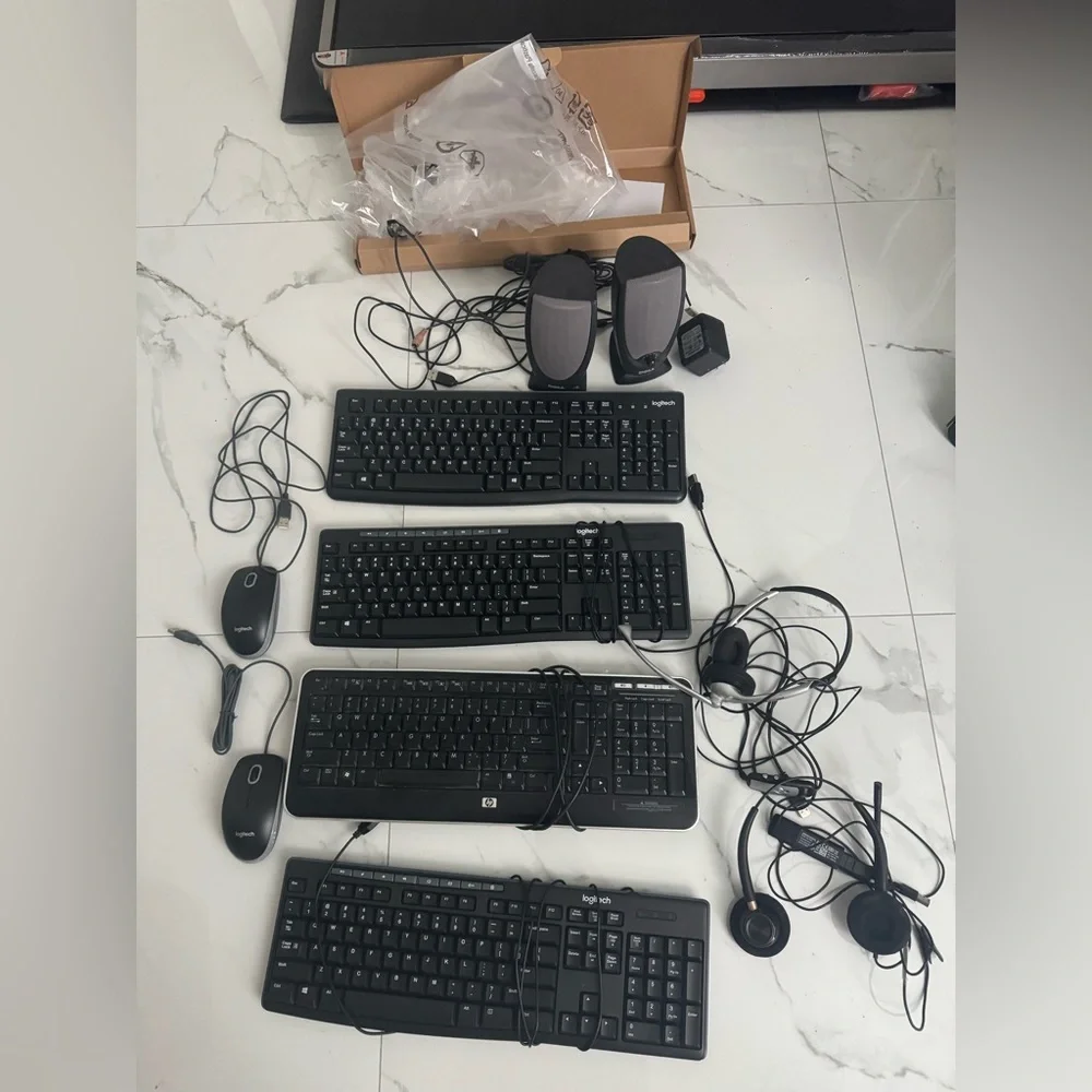 Logitech/Dell Black Wired Keyboard, Mouse, Speaker and Headset Bundle
